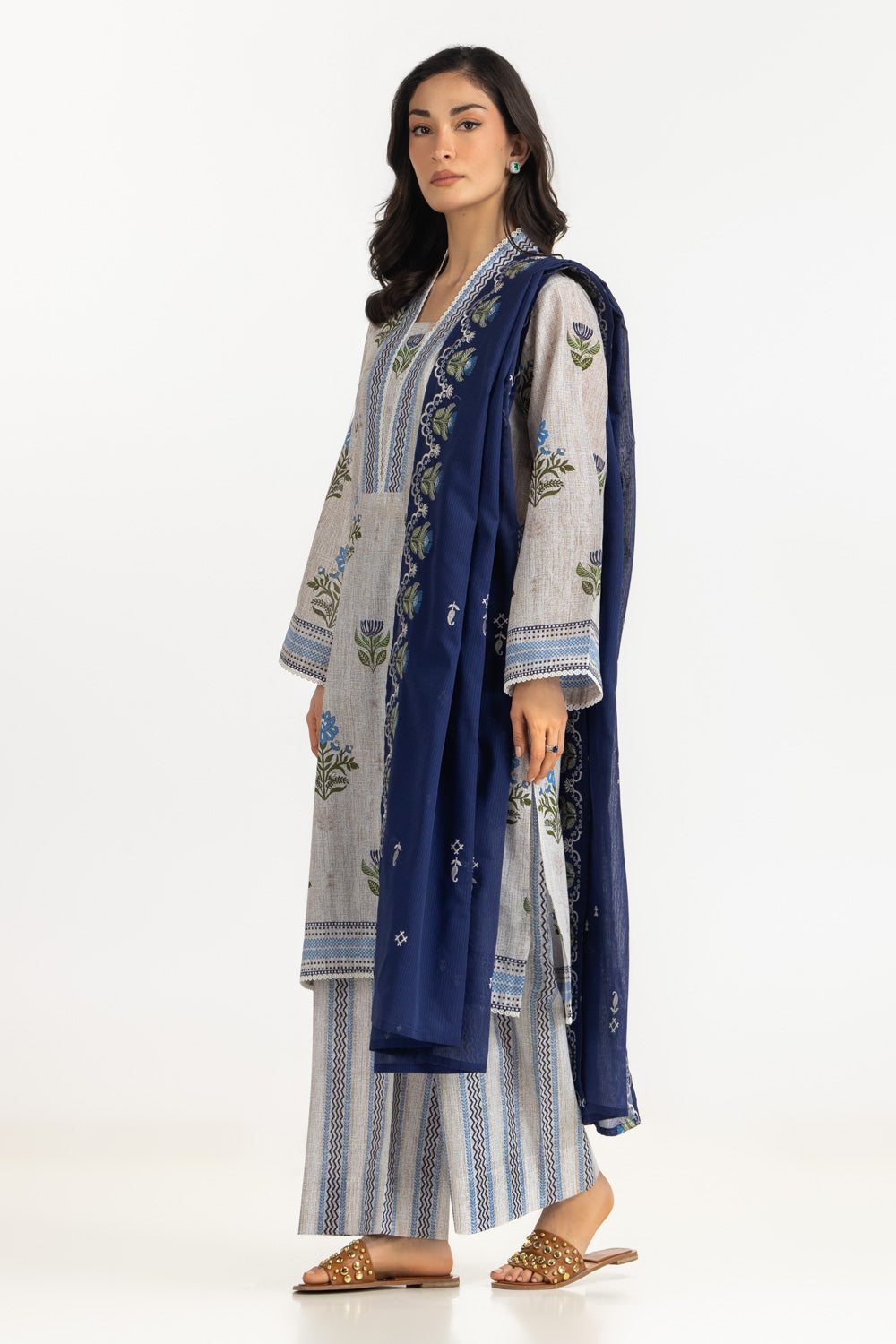 3Pc Lawn Printed Suit With Embroidered