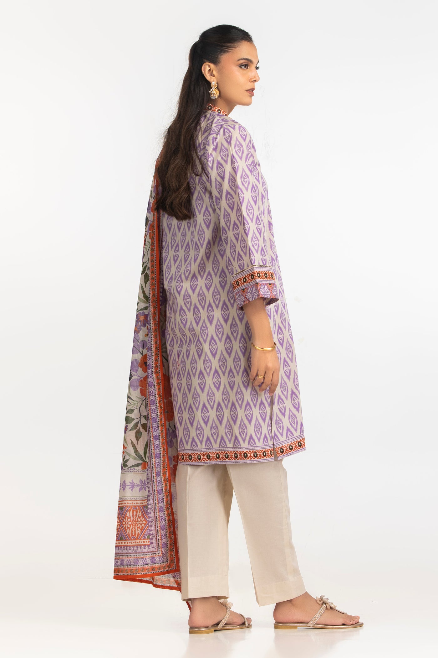3Pc Lawn Printed Suit With Embroidered