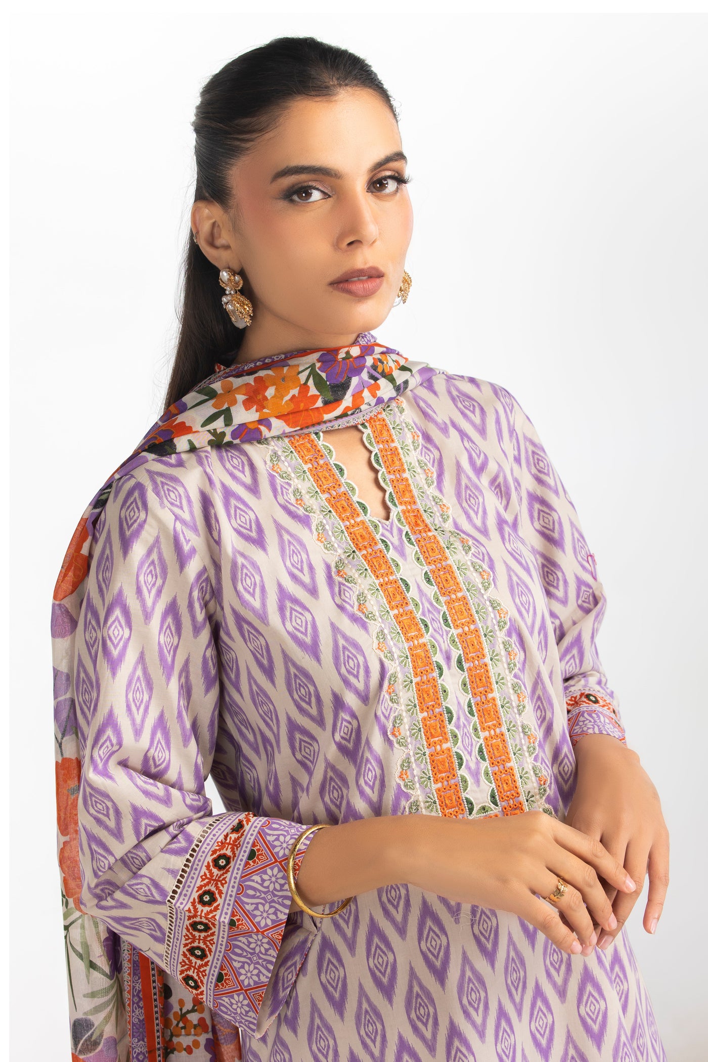 3Pc Lawn Printed Suit With Embroidered