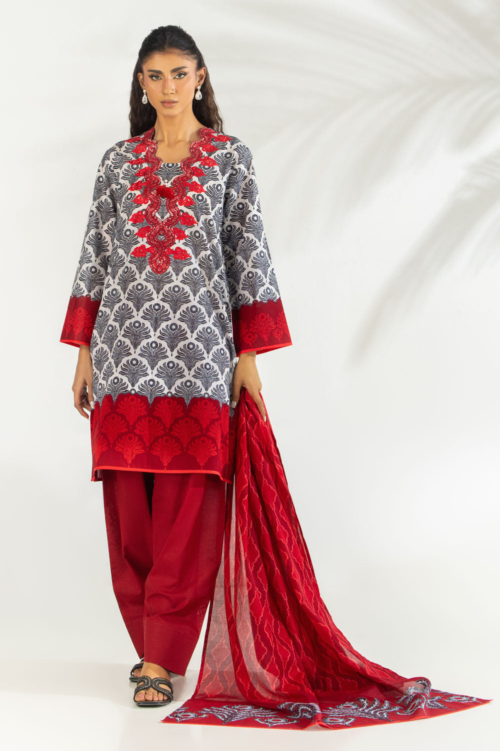 3Pc Lawn Printed Suit With Embroidered