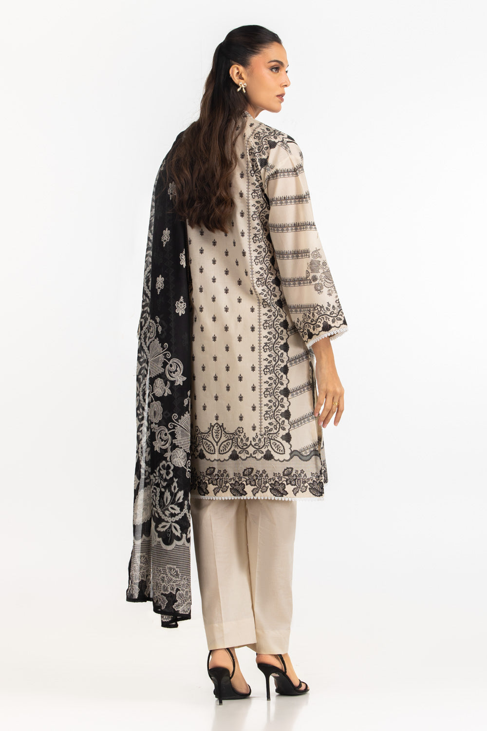 3PC Lawn Printed Suit With Embroidered