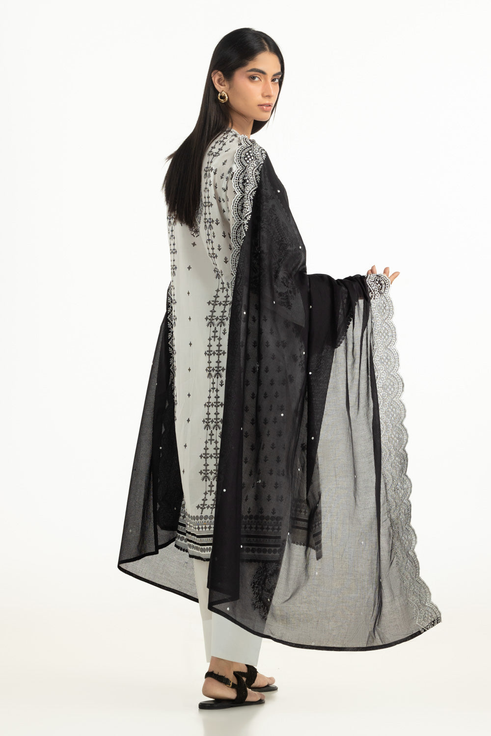 3Pc Lawn Printed Suit With Embroidered
