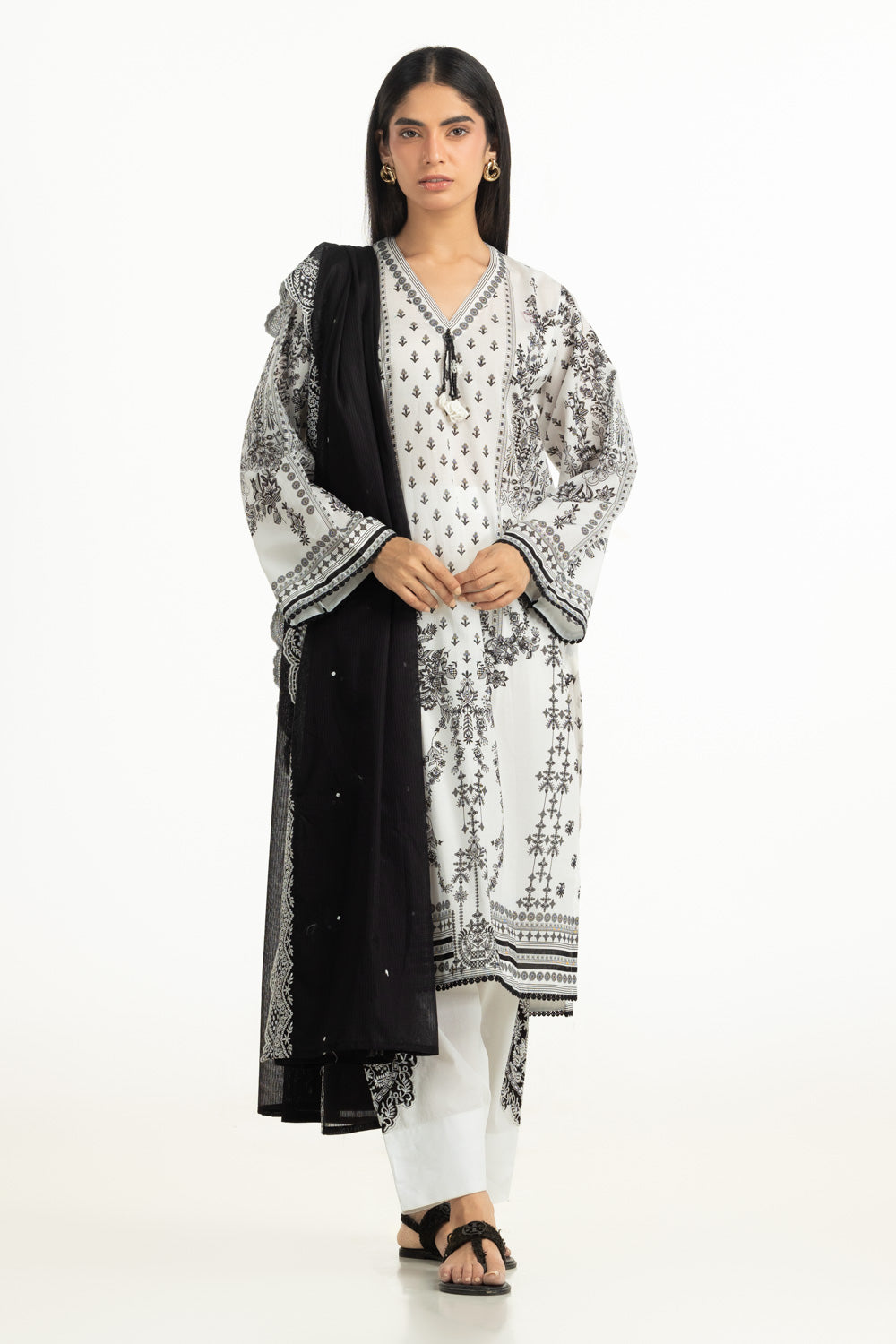 3Pc Lawn Printed Suit With Embroidered