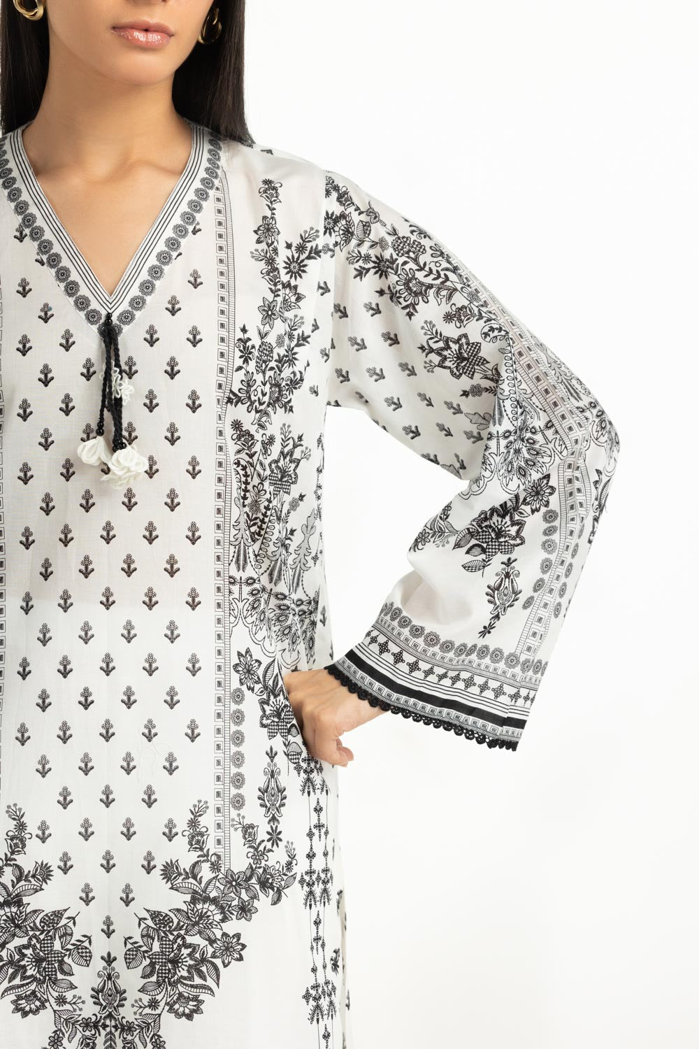 3Pc Lawn Printed Suit With Embroidered