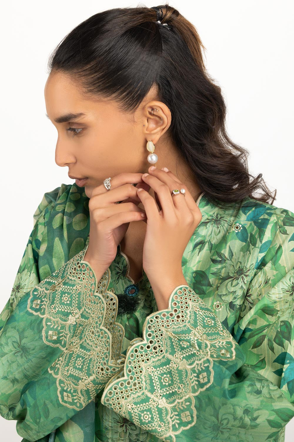 3Pc Lawn Printed Suit With Embroidered