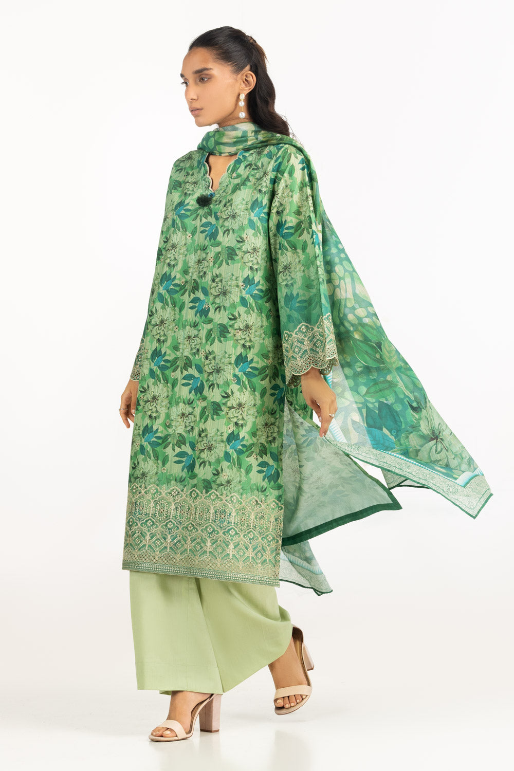 3Pc Lawn Printed Suit With Embroidered