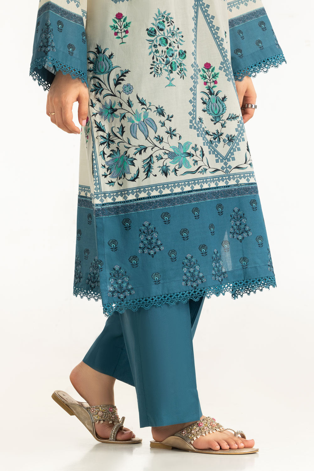 3Pc Lawn Printed Suit With Embroidered