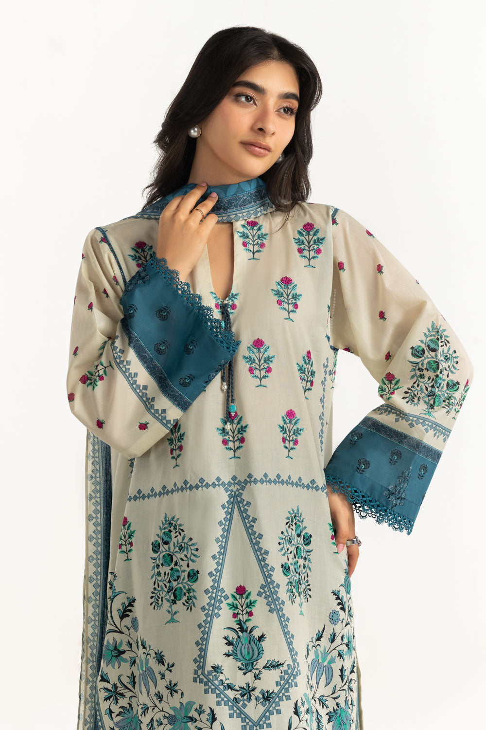 3Pc Lawn Printed Suit With Embroidered