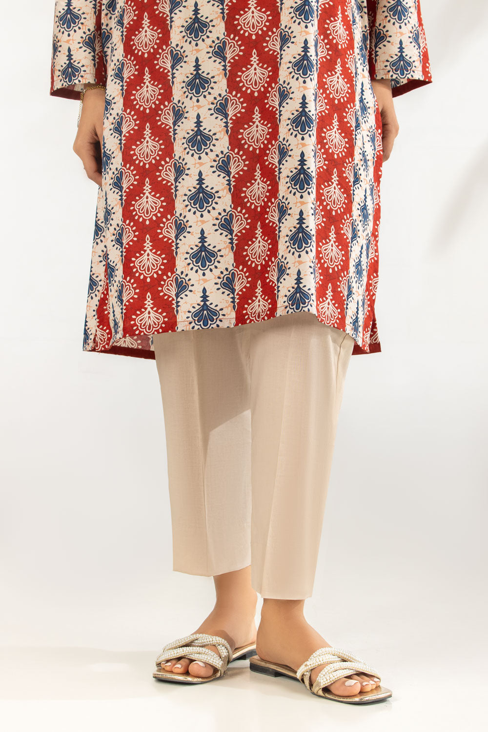 3Pc Lawn Printed Suit With Embroidered