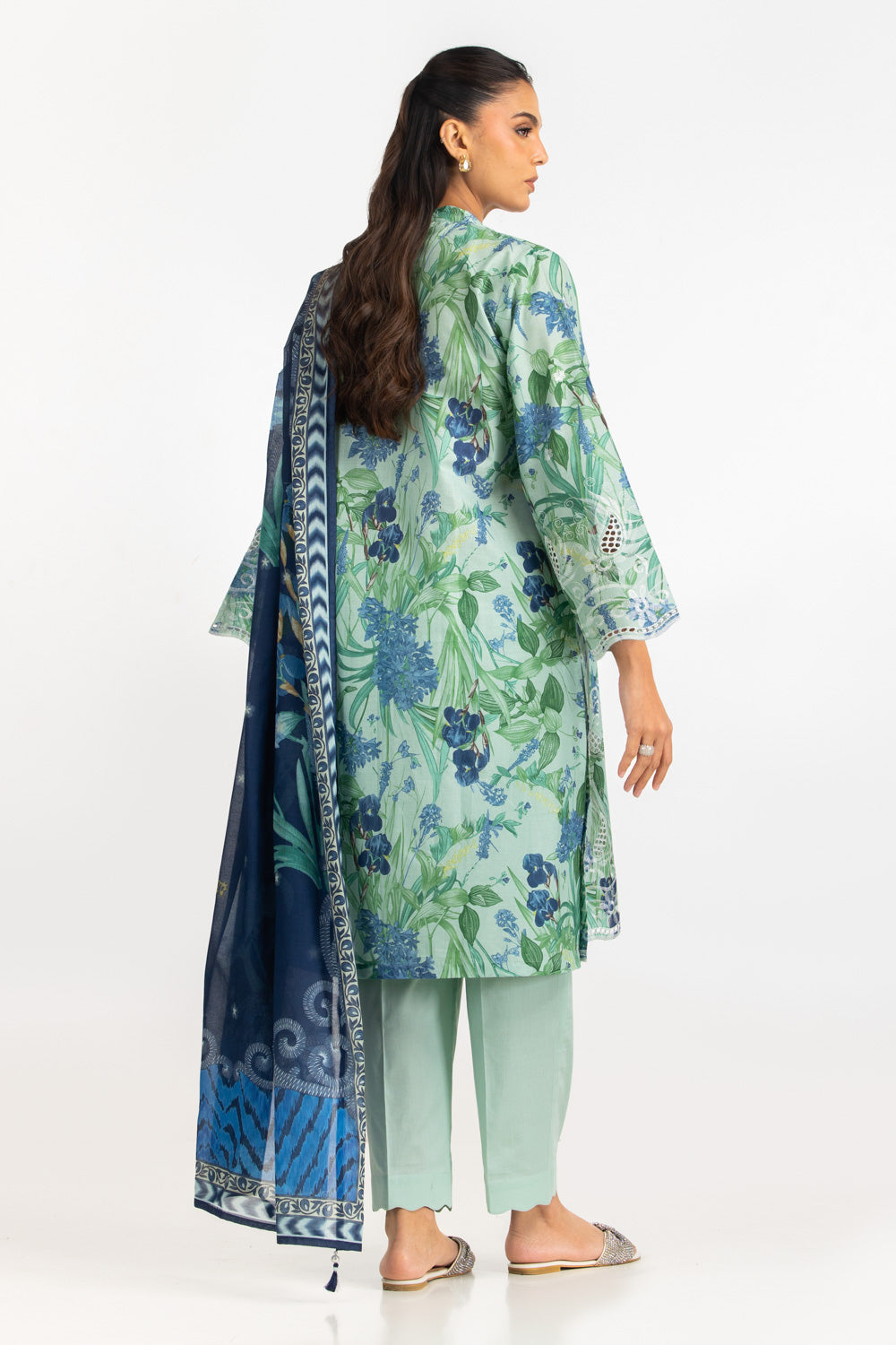 3Pc Lawn Printed Suit With Embroidered