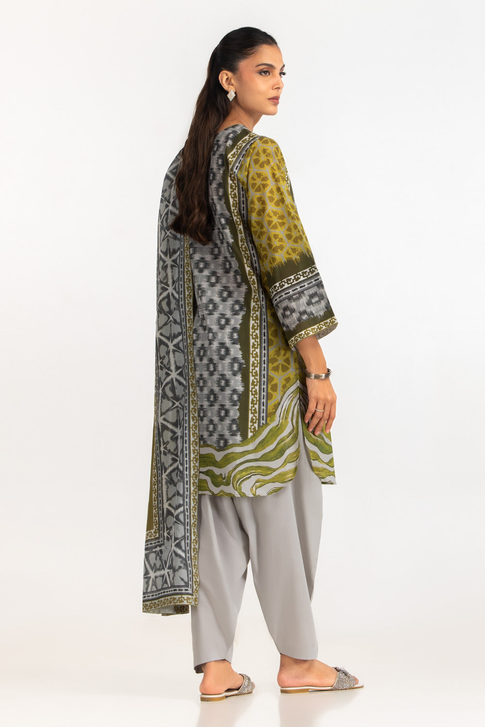 3Pc Lawn Printed Suit With Embroidered
