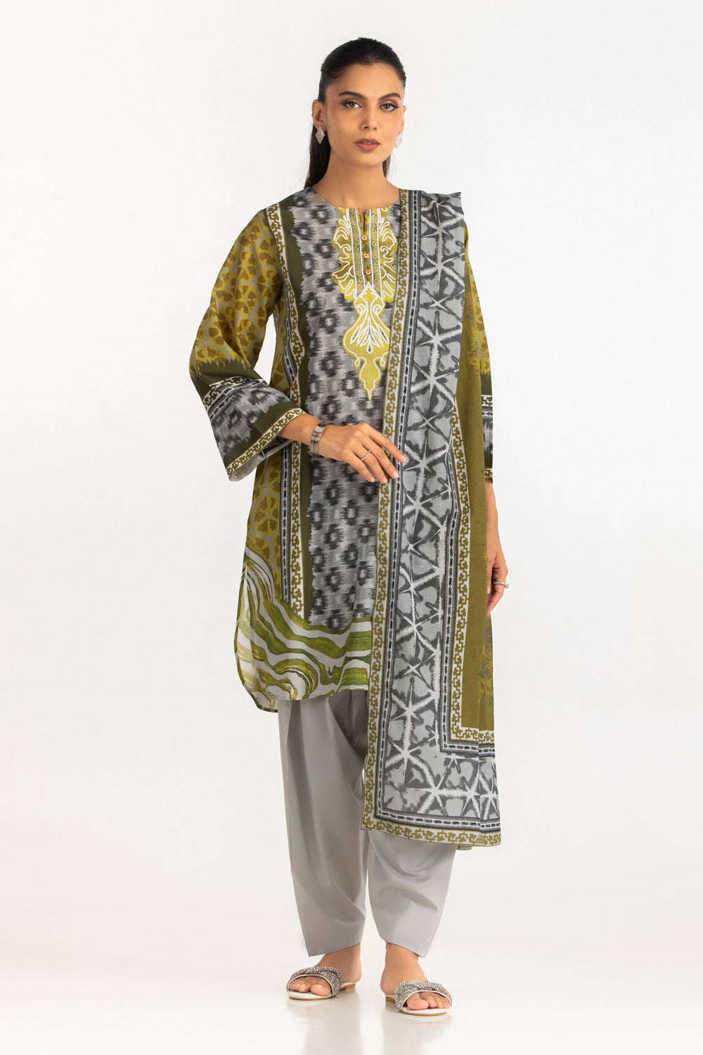 3Pc Lawn Printed Suit With Embroidered