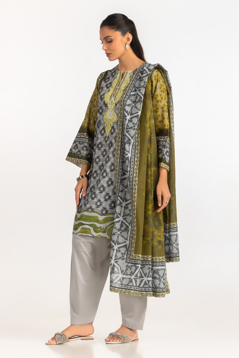 3Pc Lawn Printed Suit With Embroidered