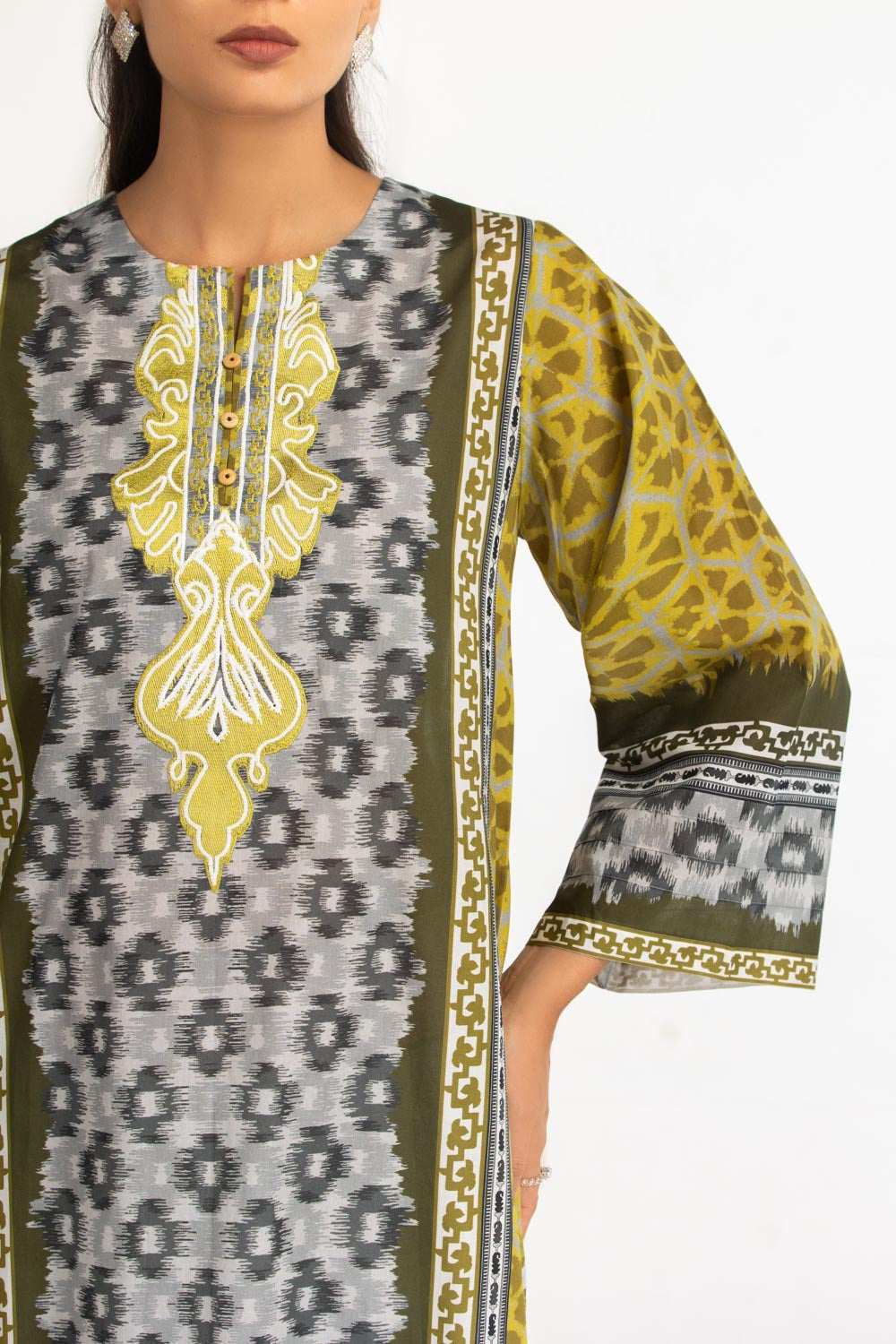 3Pc Lawn Printed Suit With Embroidered
