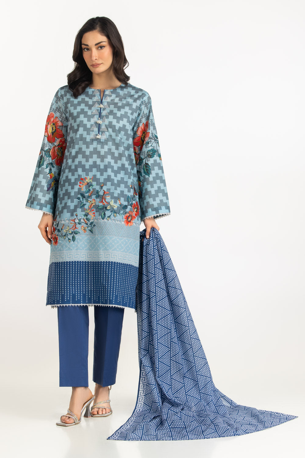 3Pc Lawn Printed Suit With Embroidered