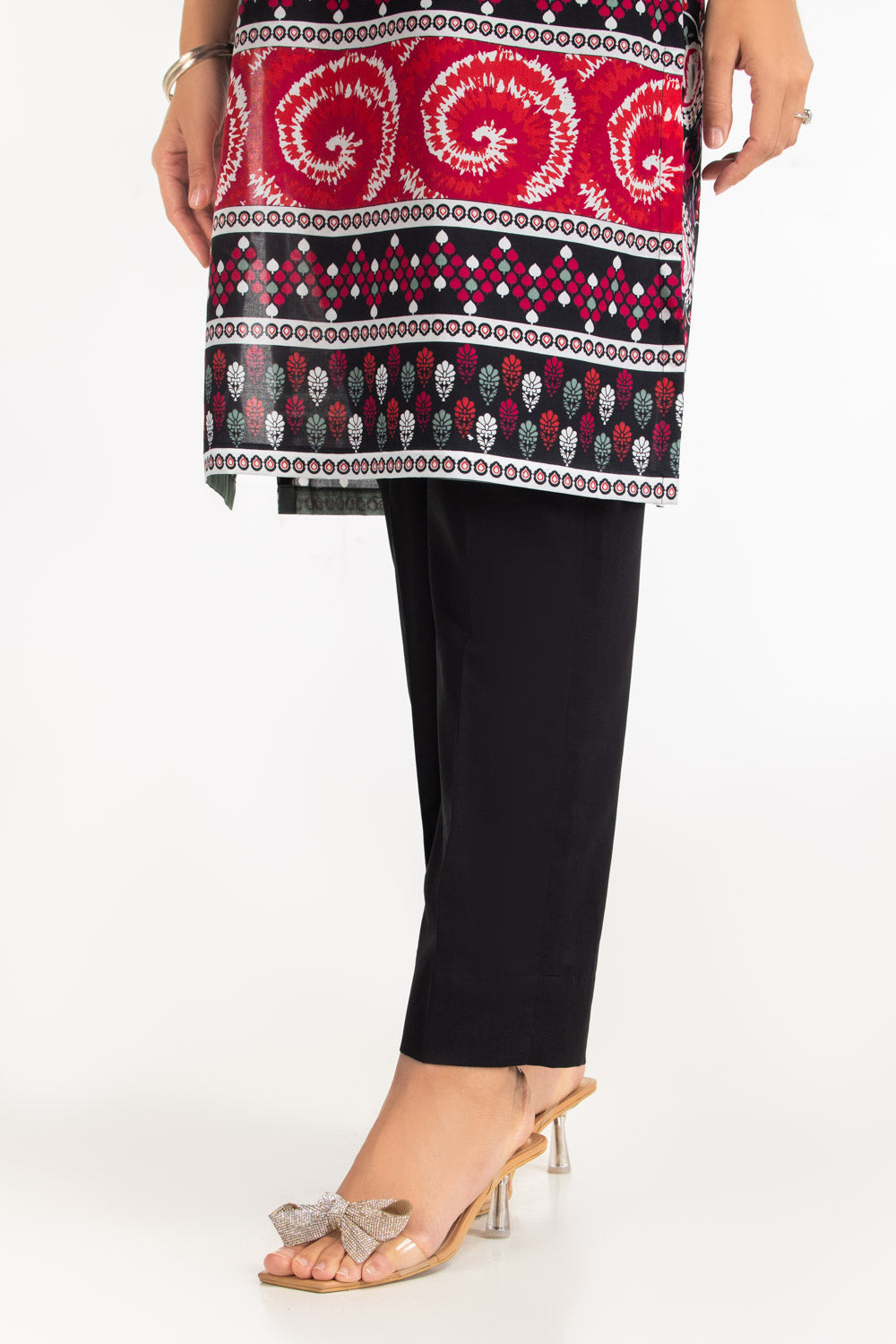 3Pc Lawn Printed Suit With Embroidered