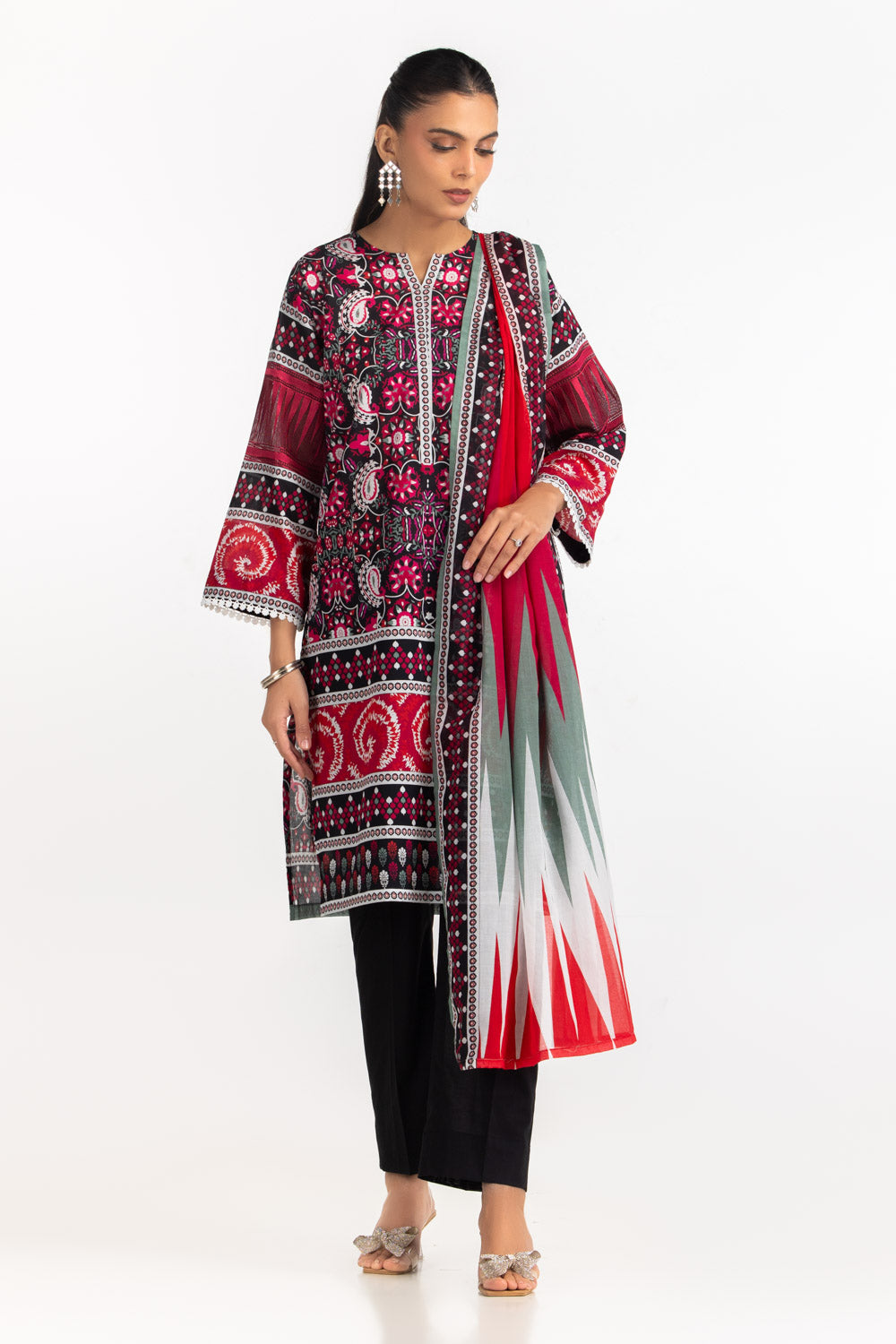 3Pc Lawn Printed Suit With Embroidered