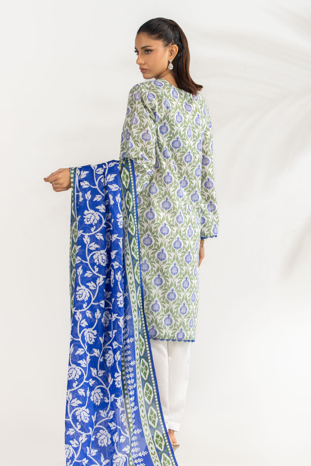 3Pc Lawn Printed Suit With Embroidered