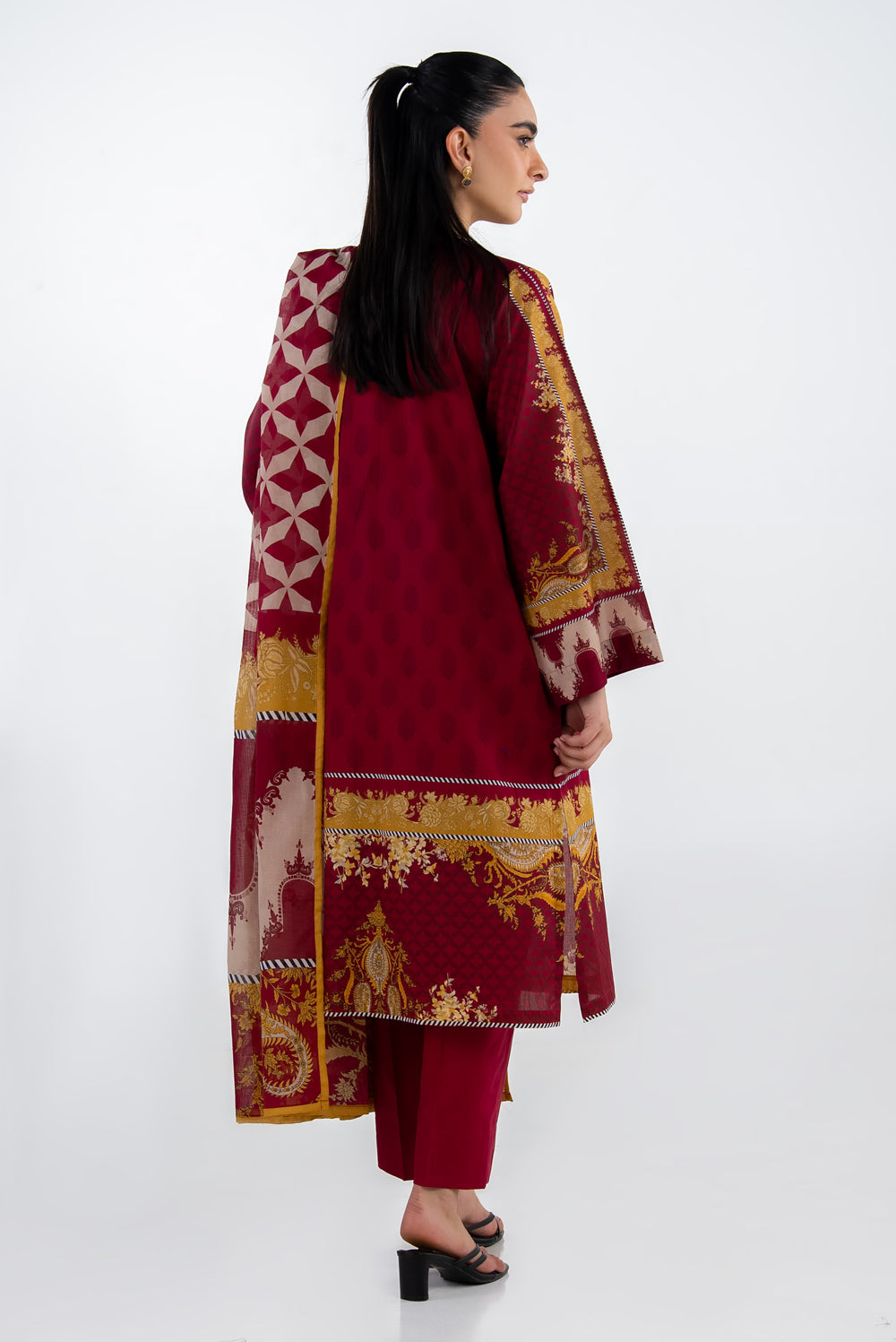 3Pc Lawn Printed Suit With Embroidered