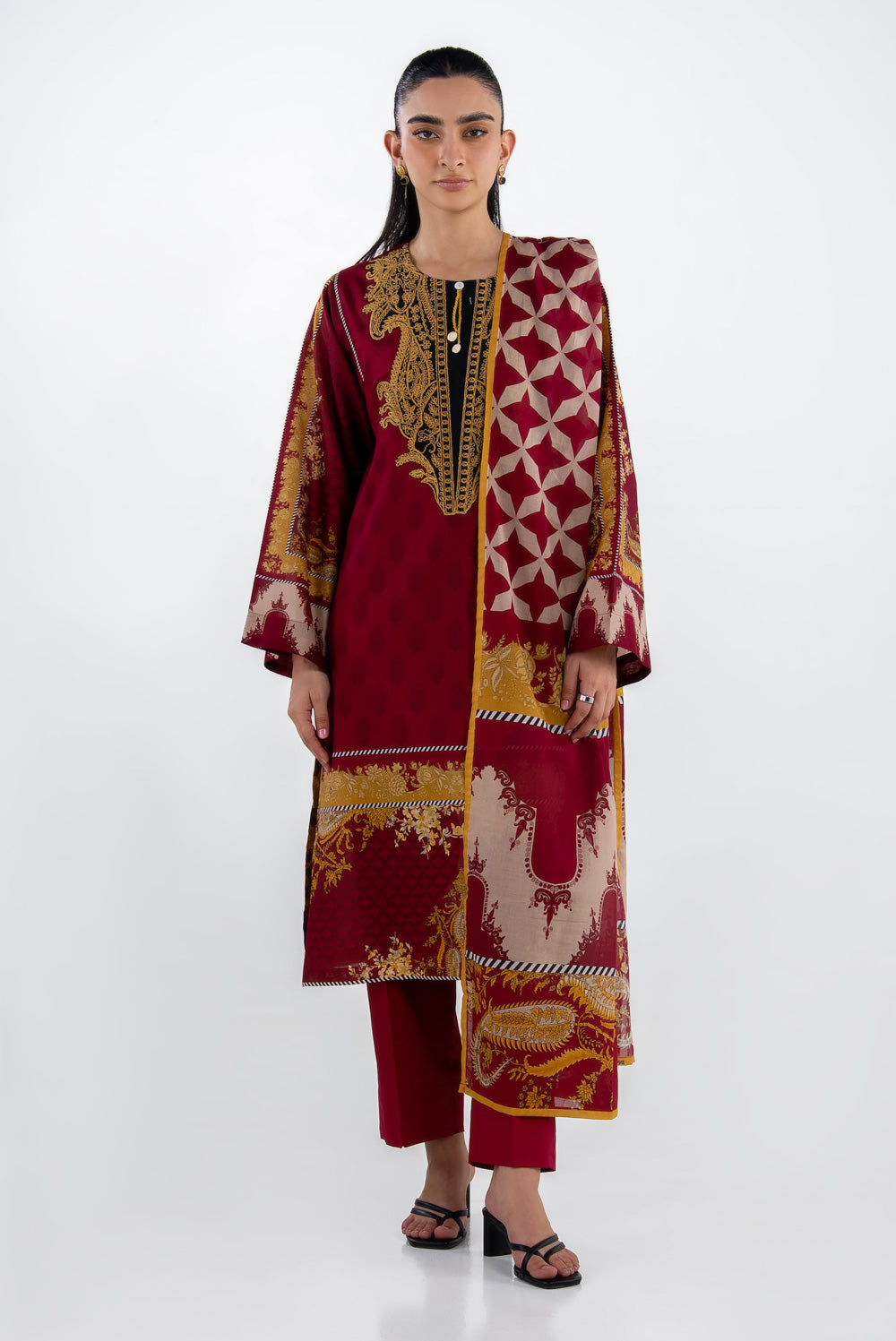3Pc Lawn Printed Suit With Embroidered