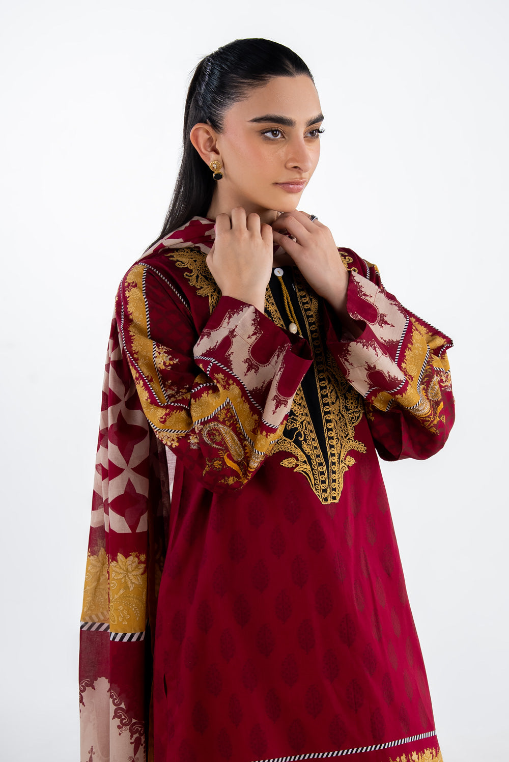 3Pc Lawn Printed Suit With Embroidered