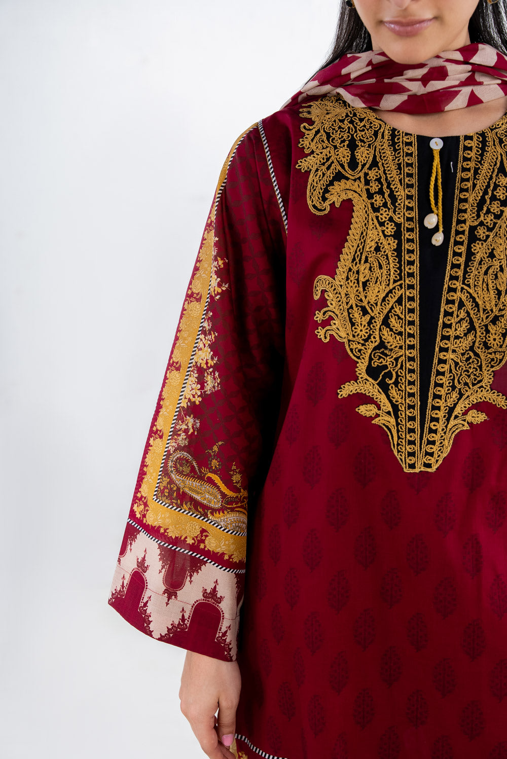 3Pc Lawn Printed Suit With Embroidered