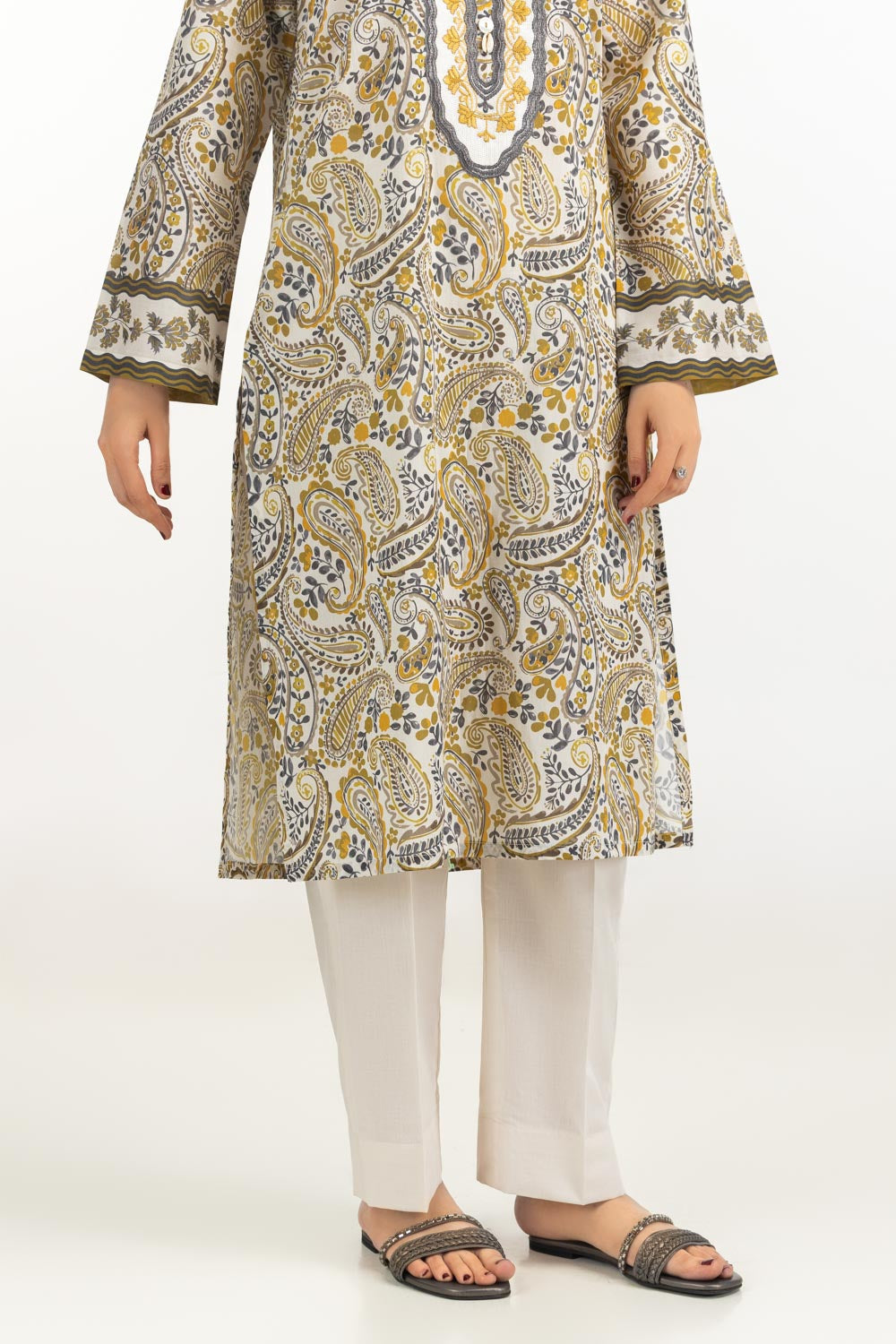 3Pc Lawn Printed Suit With Embroidered