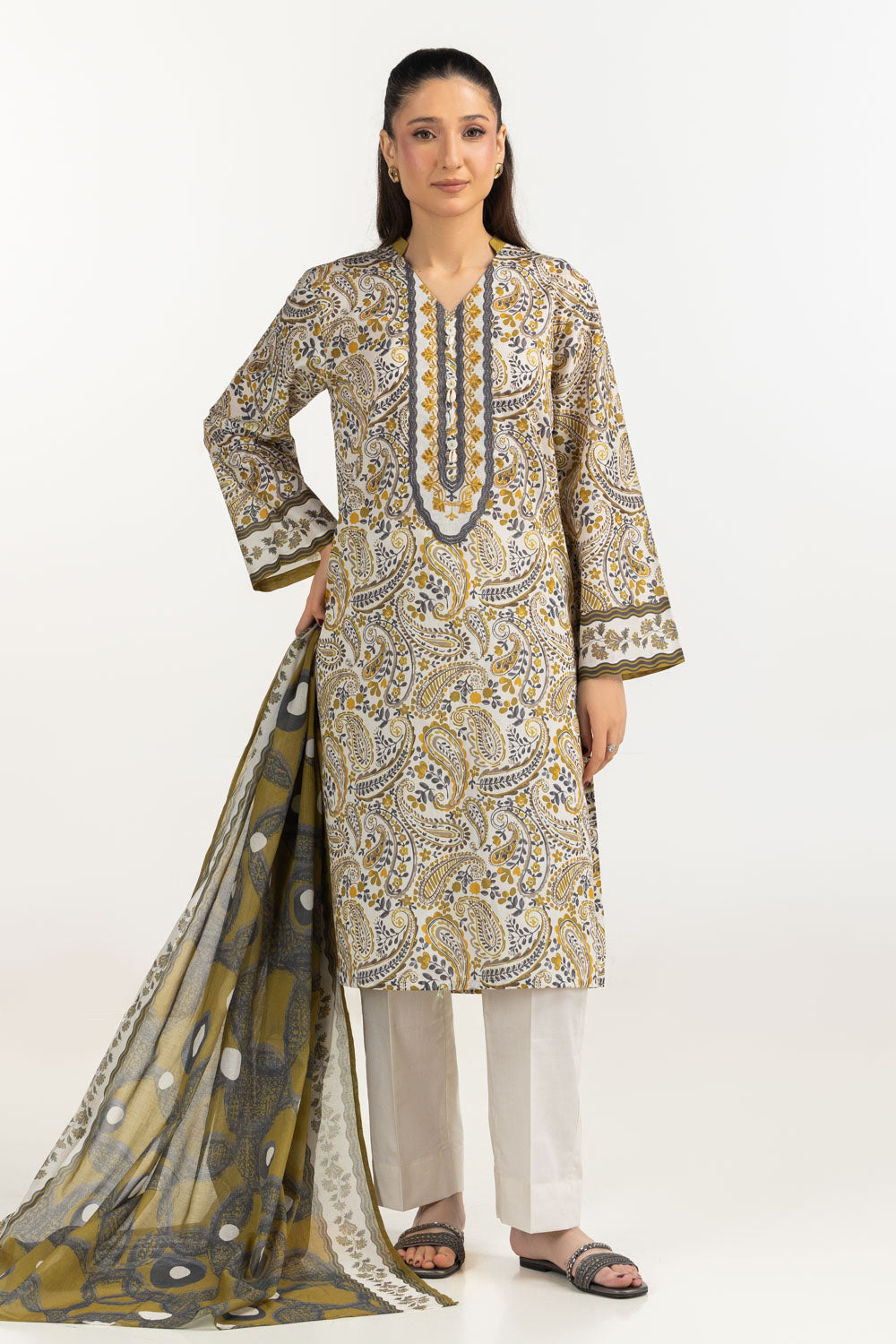 3Pc Lawn Printed Suit With Embroidered