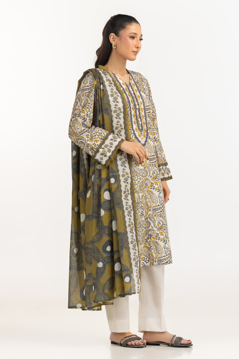 3Pc Lawn Printed Suit With Embroidered
