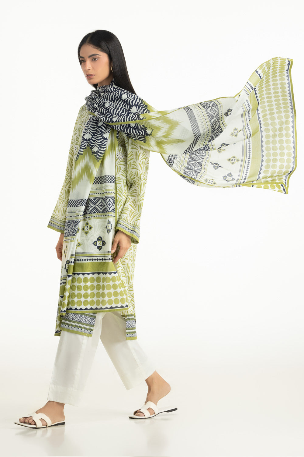 3Pc Lawn Printed Suit With Embroidered