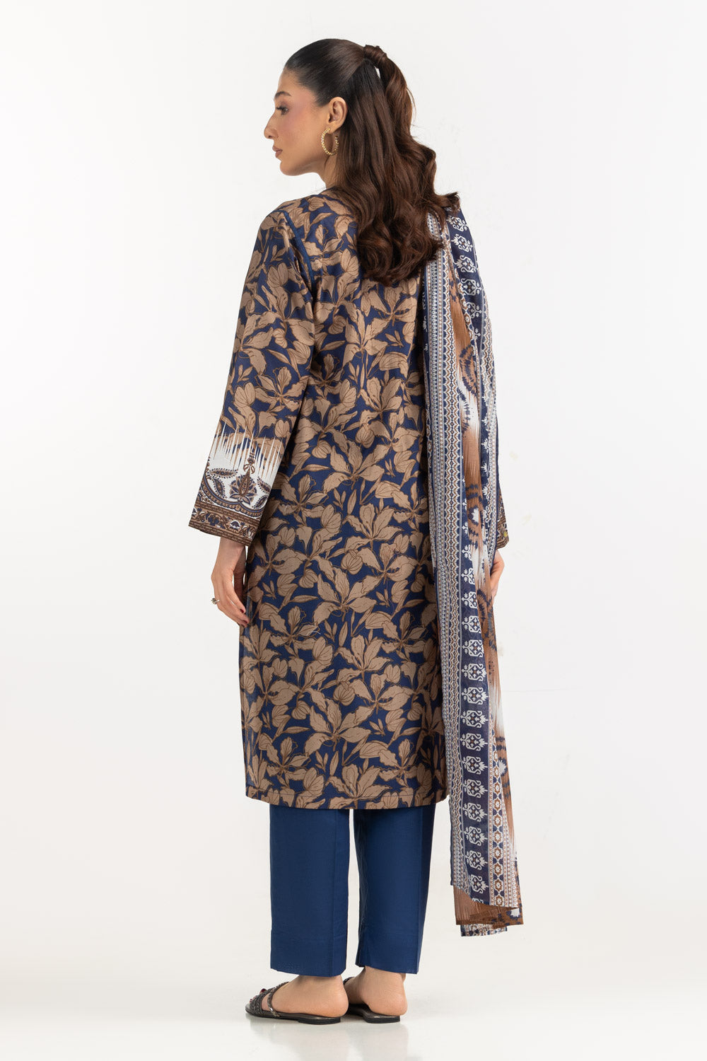 3Pc Lawn Printed Suit With Embroidered