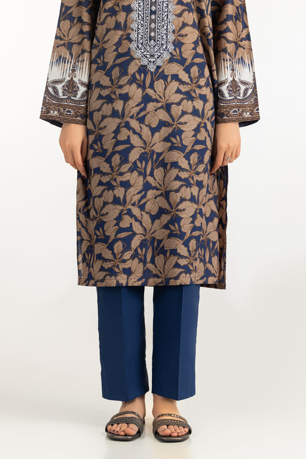 3Pc Lawn Printed Suit With Embroidered