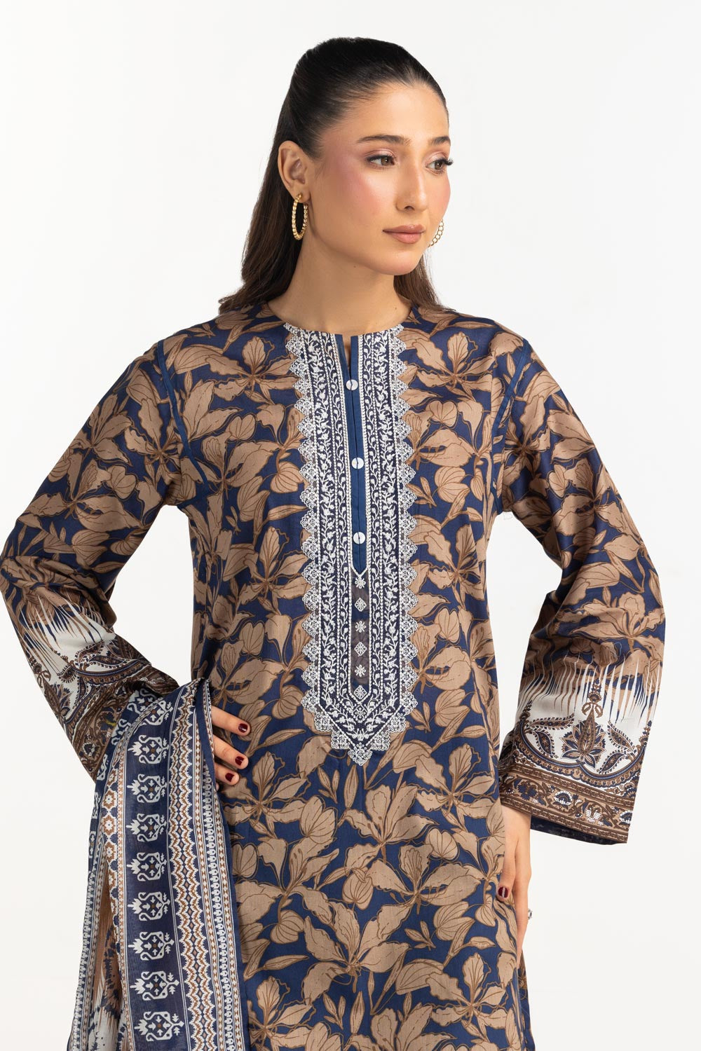 3Pc Lawn Printed Suit With Embroidered