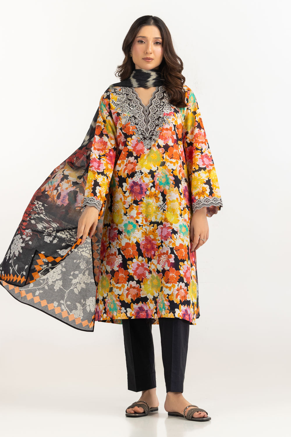 3Pc Lawn Printed Suit With Embroidered