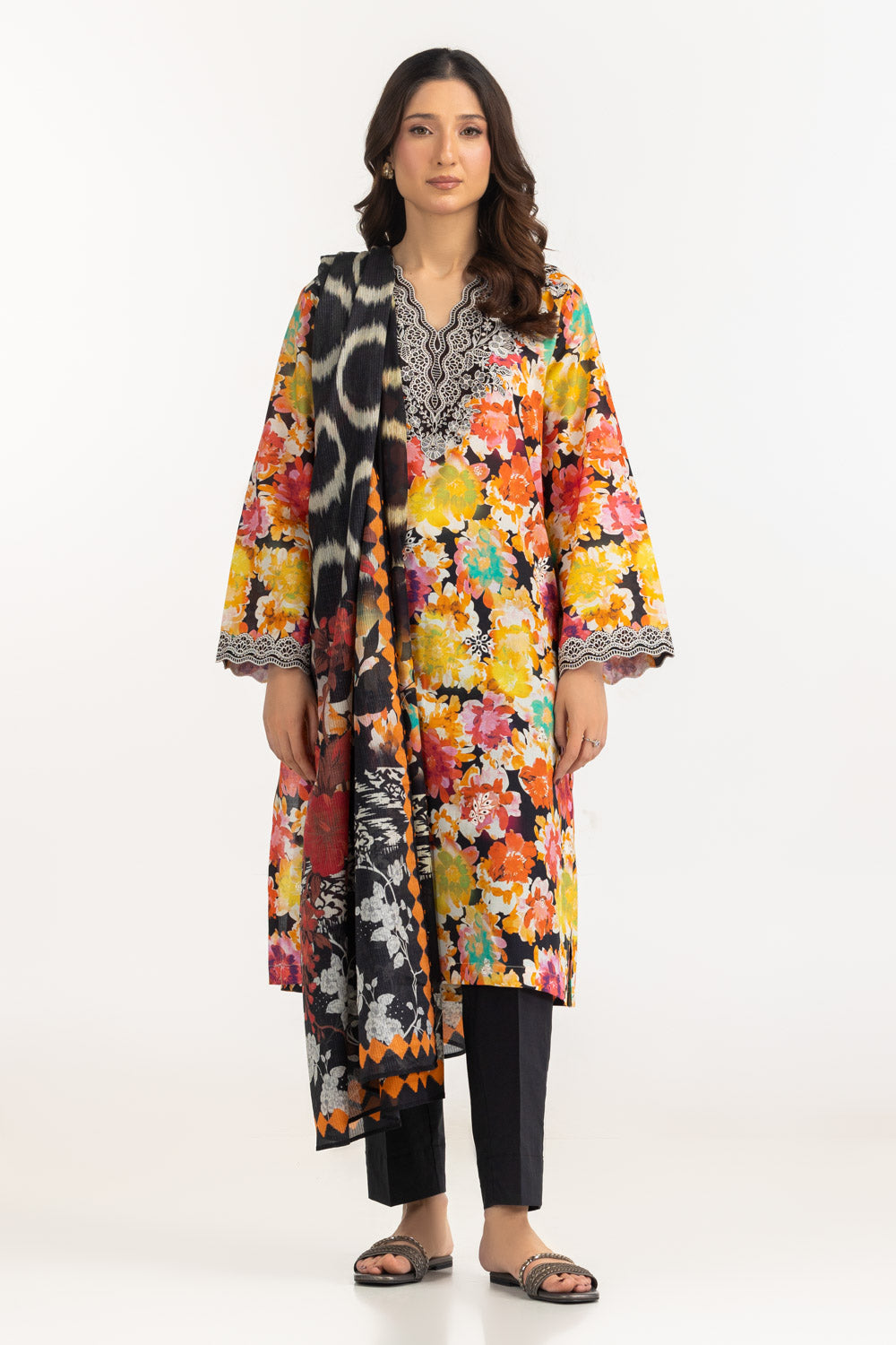 3Pc Lawn Printed Suit With Embroidered