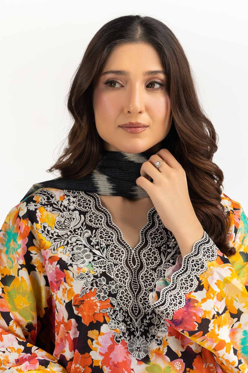 3Pc Lawn Printed Suit With Embroidered