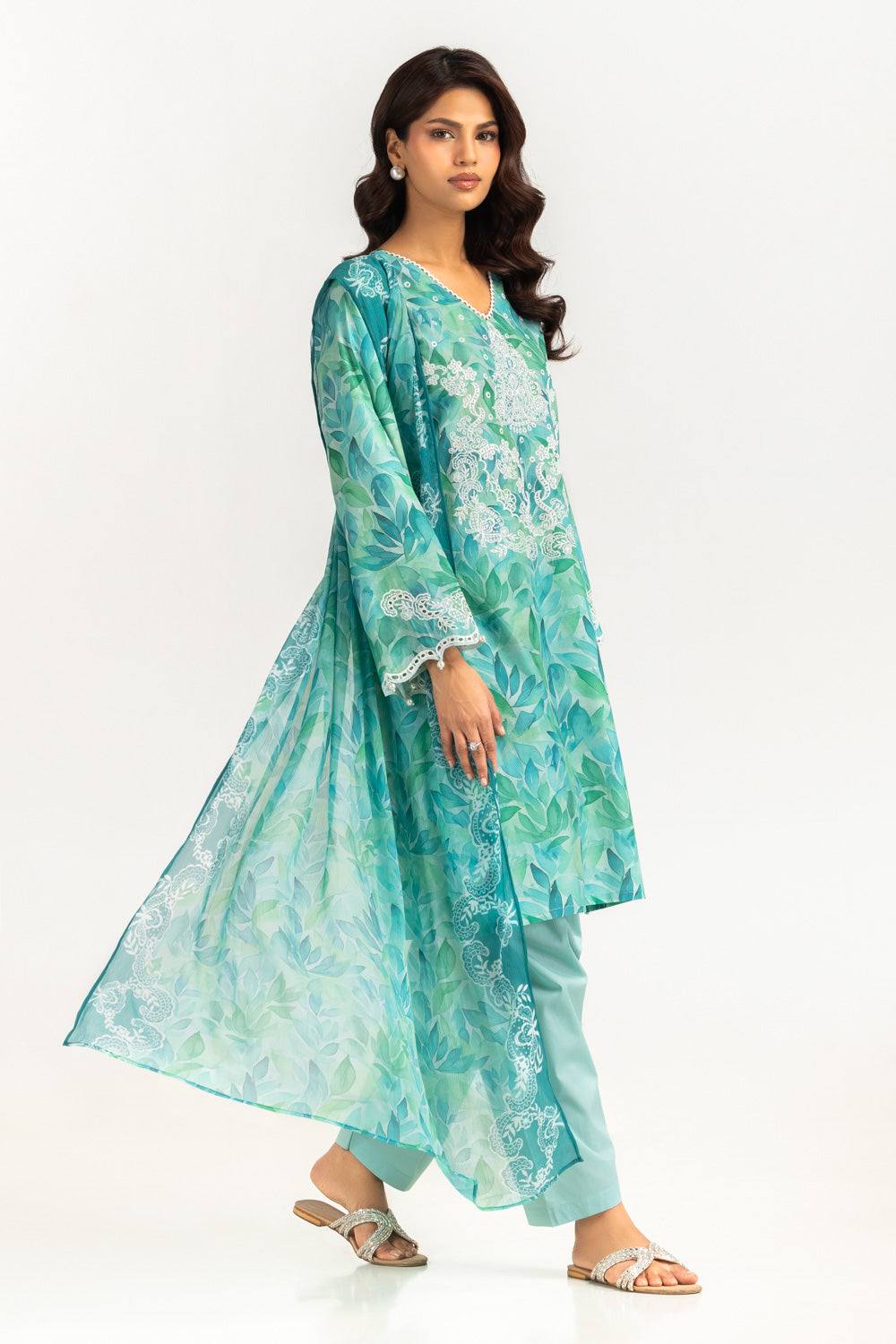 3Pc Lawn Printed Suit With Embroidered