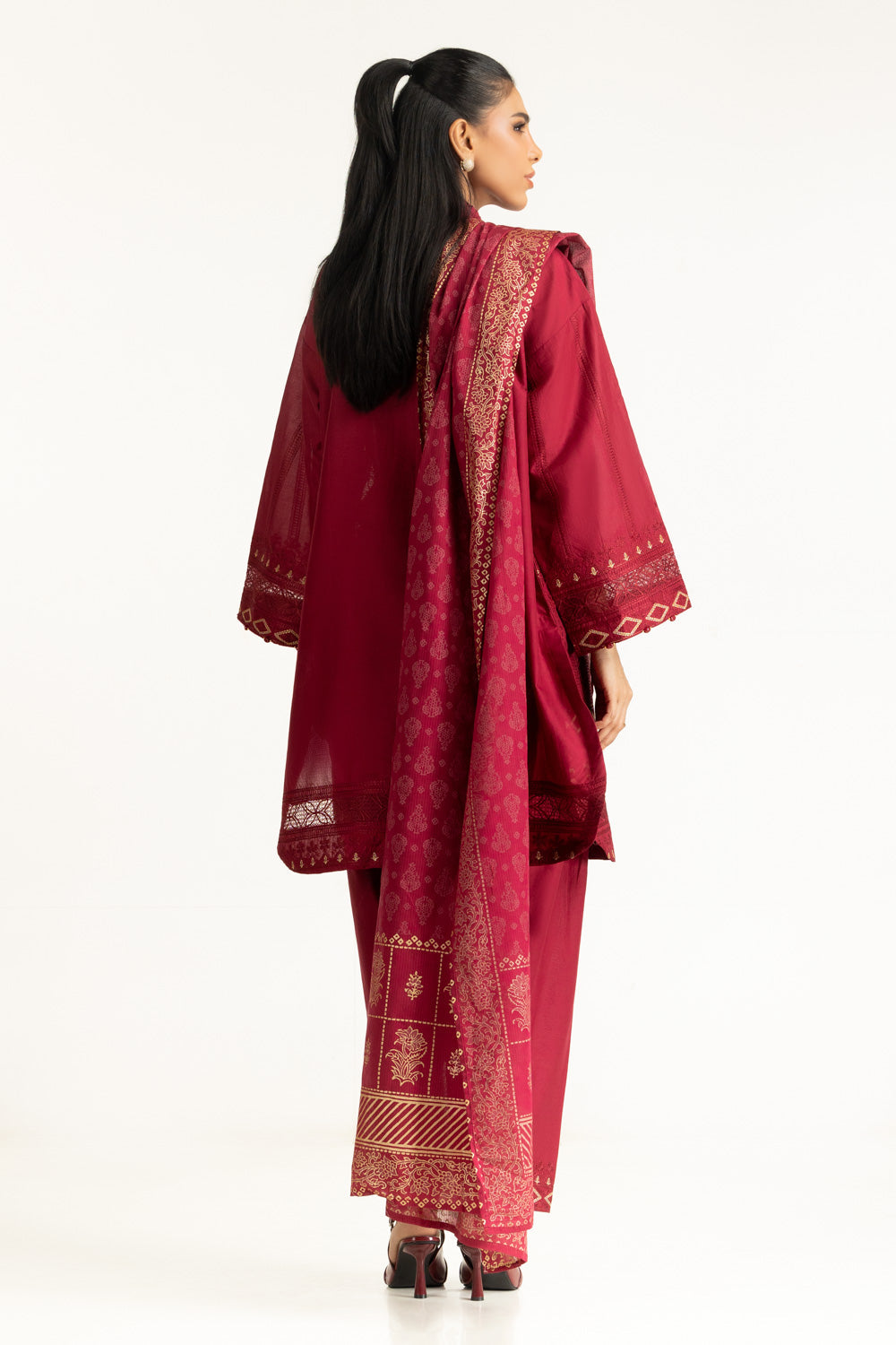 3Pc Lawn Sequence Embroidered Suit