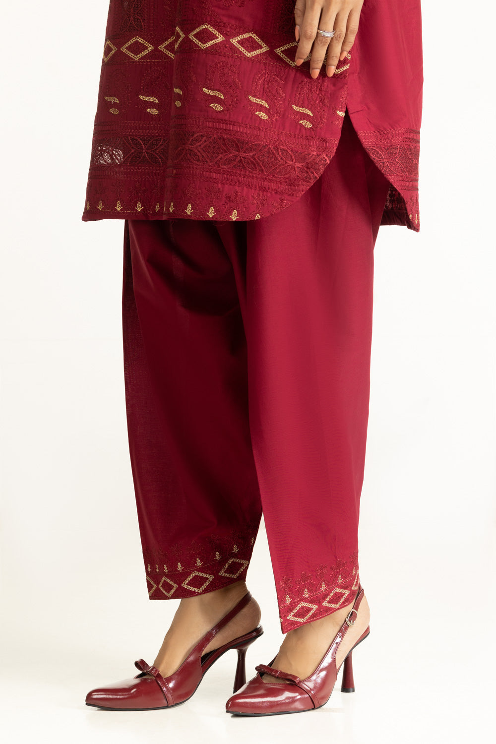 3Pc Lawn Sequence Embroidered Suit