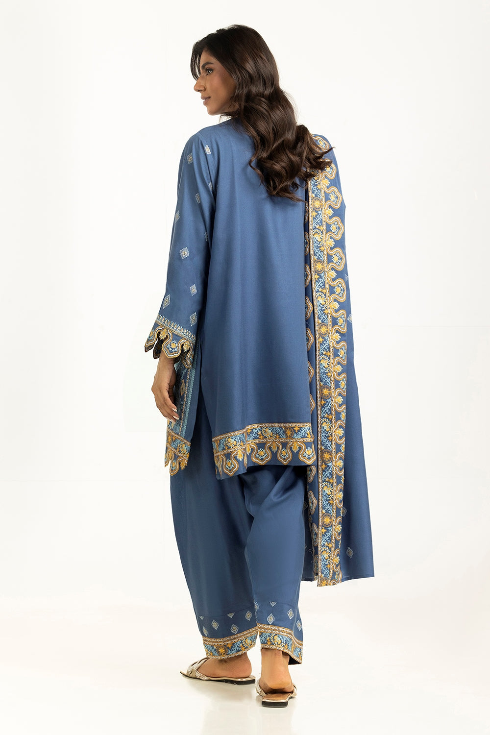 3Pc Pashmina Embroidered Suit
