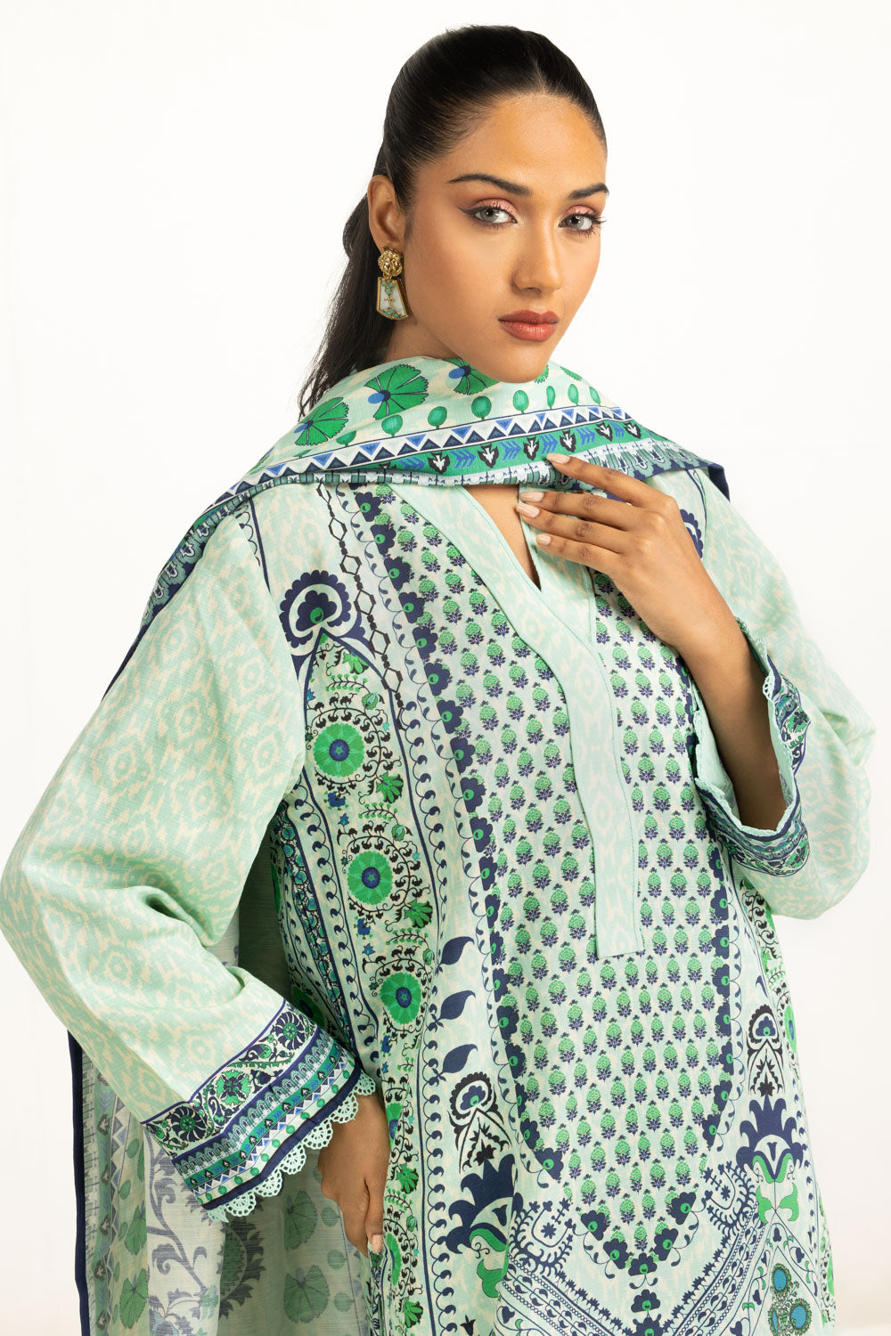 3Pc Viscose Khaddar Printed Suit