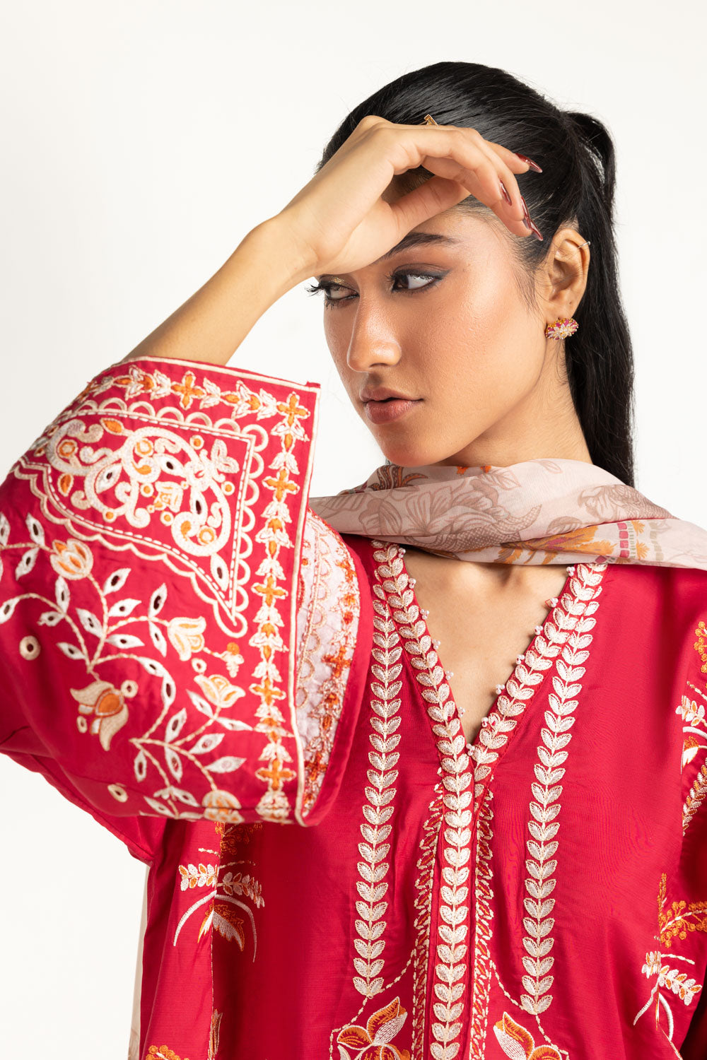 3Pc Viscose Rawsilk Embroidered Suit
