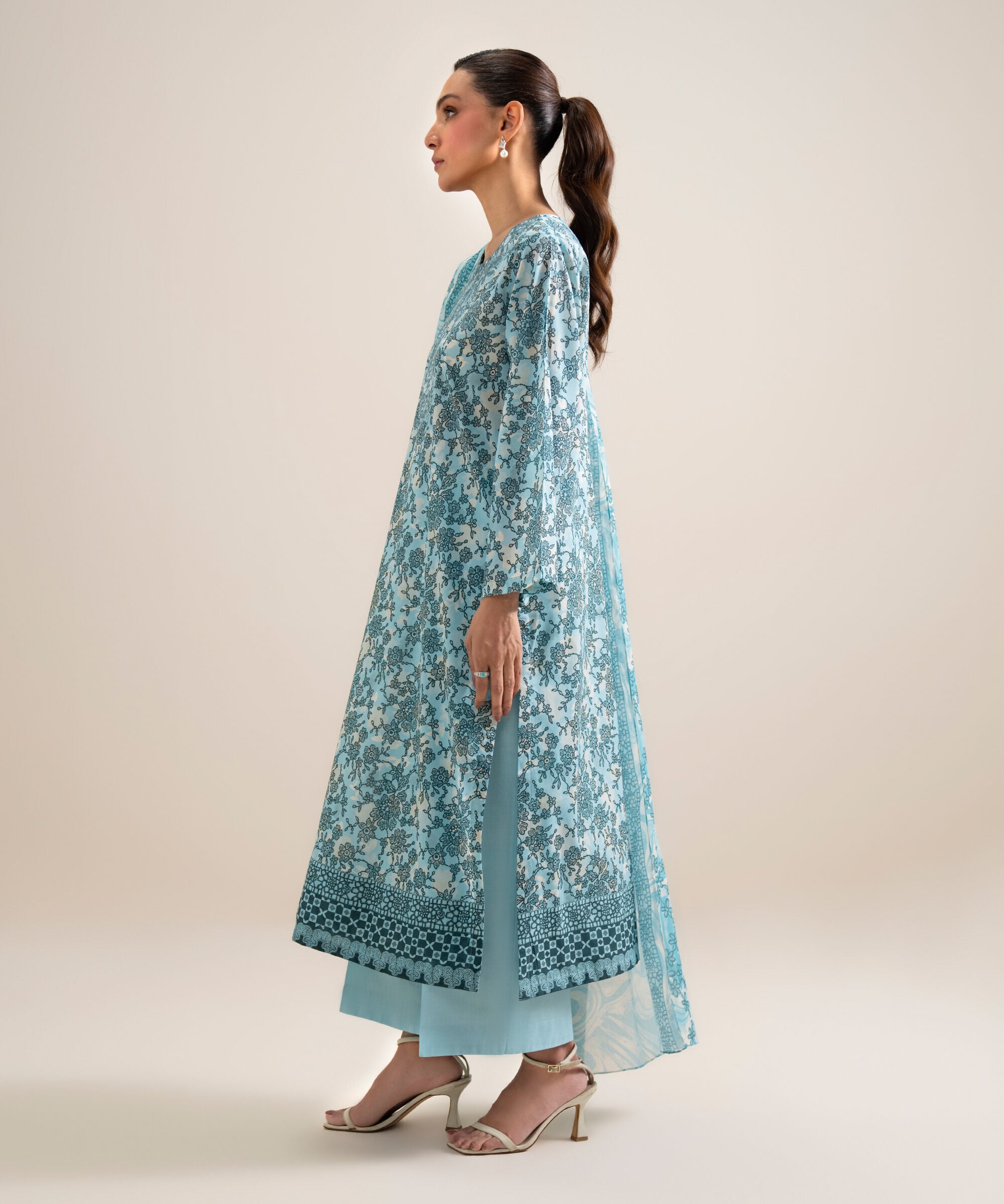 3 Piece - Embroidered Lawn Suit