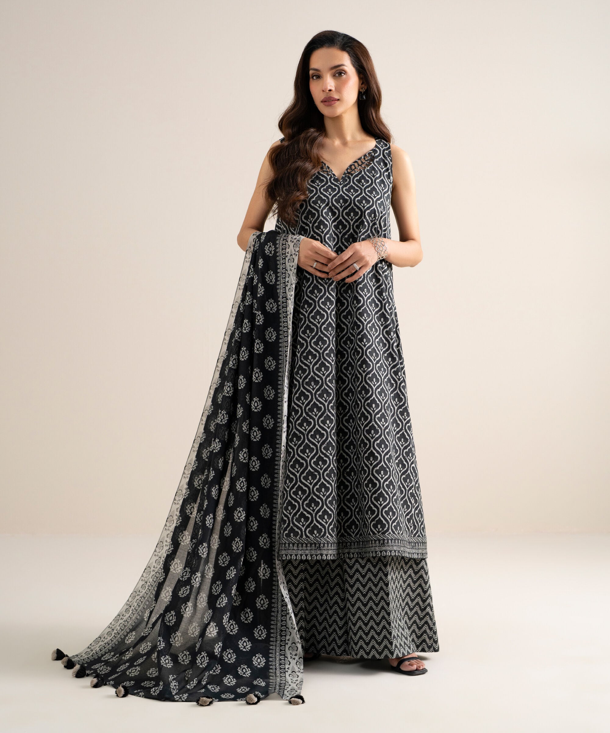 3 Piece - Printed Lawn Suit 3PDYS26V7117