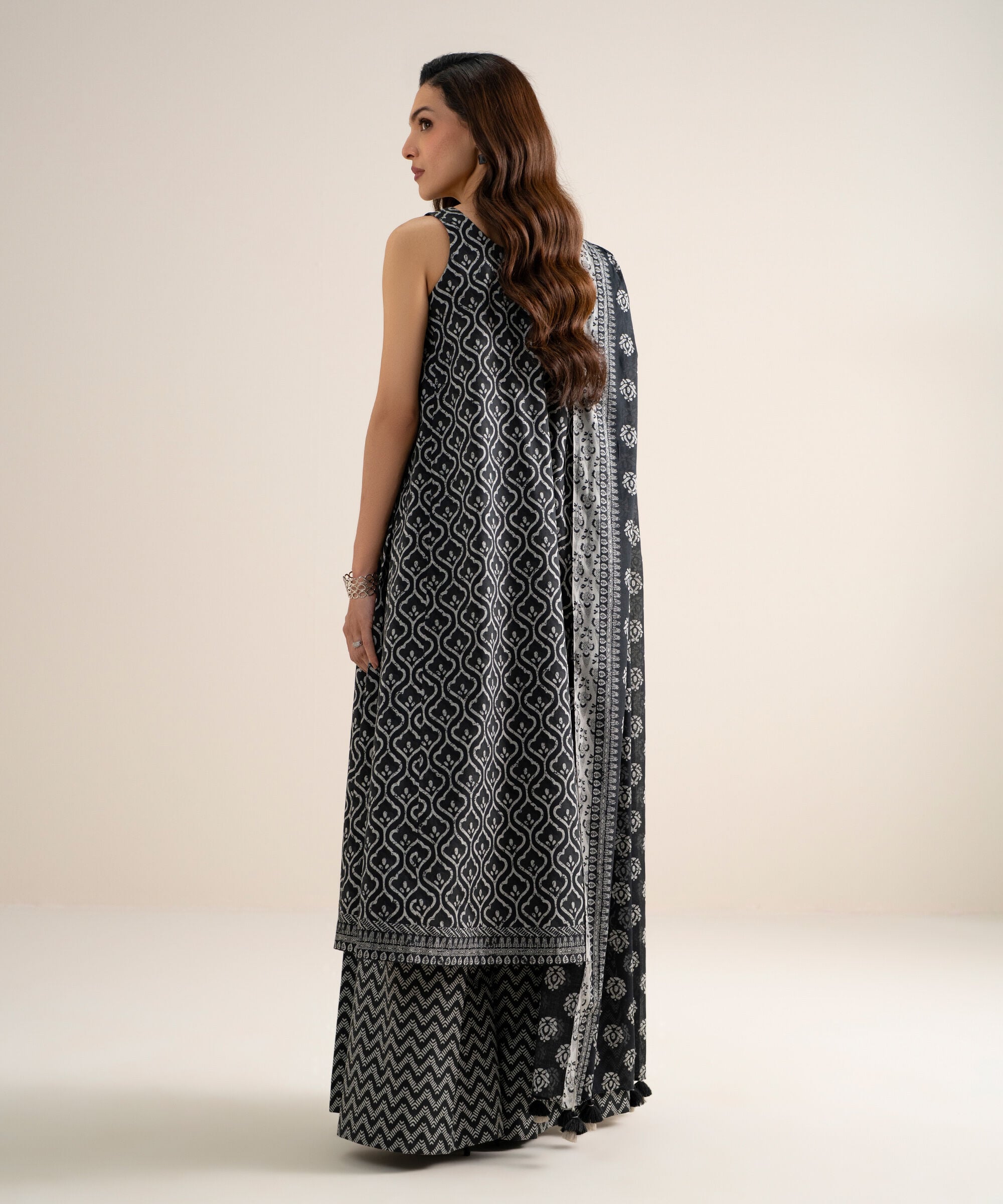 3 Piece - Printed Lawn Suit 3PDYS26V7117