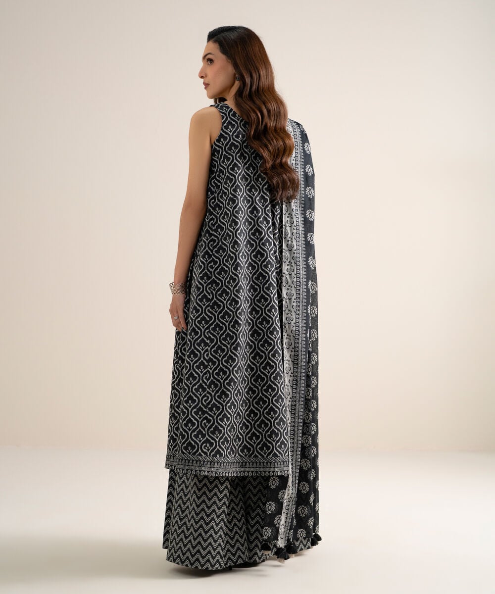 3 Piece - Printed Lawn Suit 3PDYS26V7117