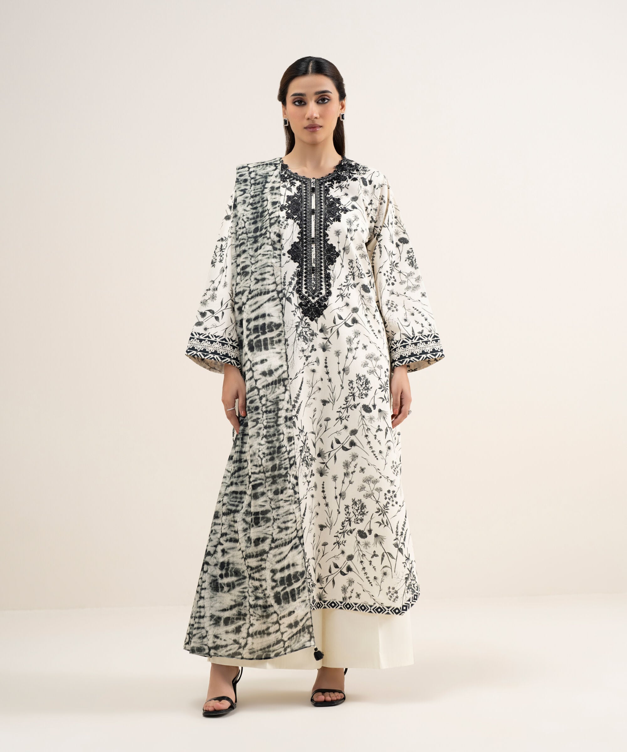 3 Piece - Embroidered Lawn Suit
