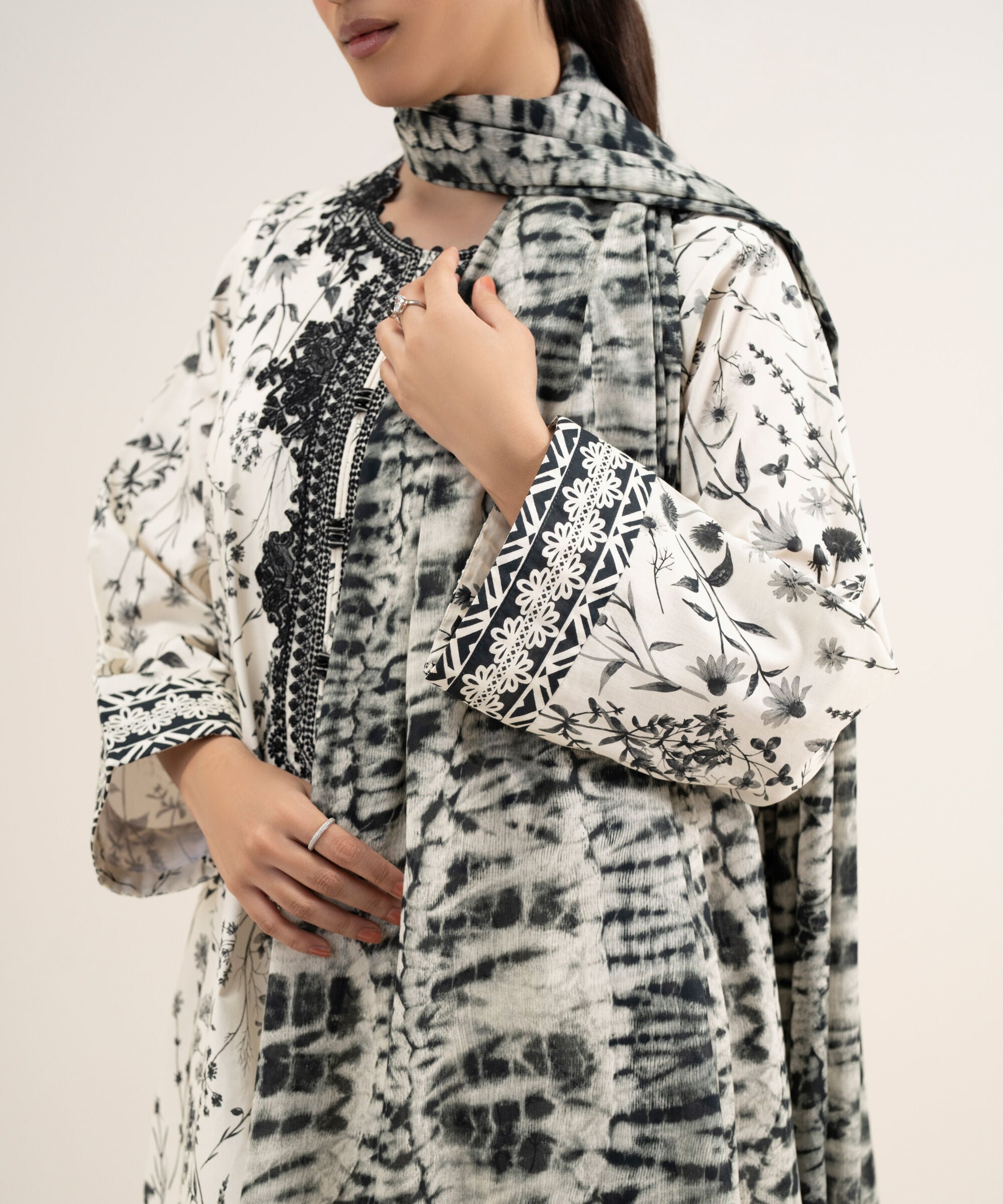 3 Piece - Embroidered Lawn Suit
