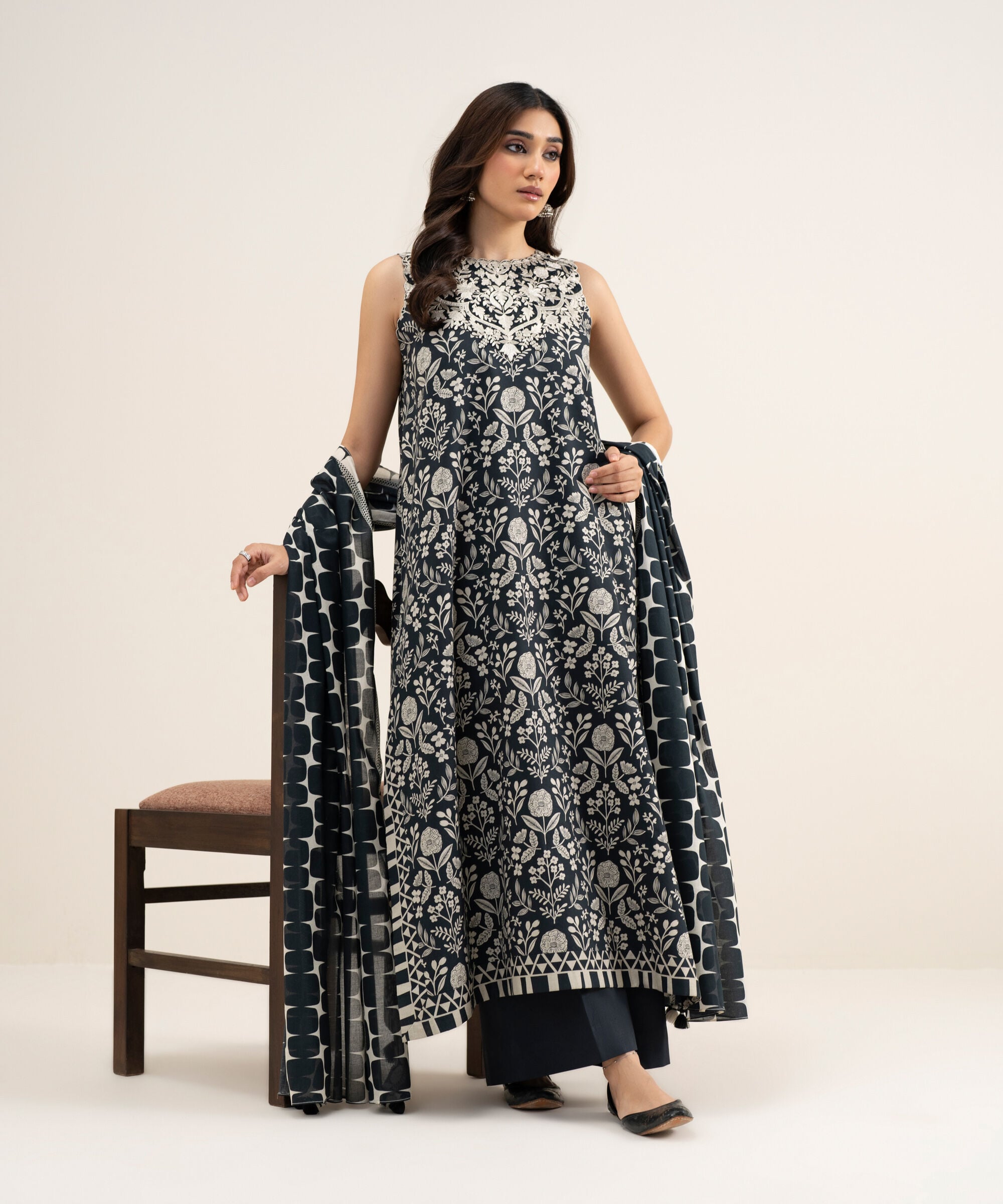 3 Piece - Embroidered Lawn Suit