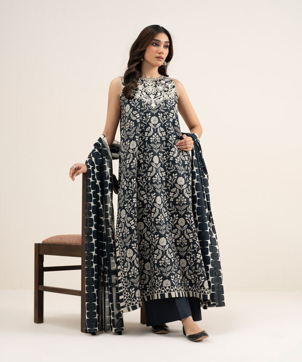 3 Piece - Embroidered Lawn Suit